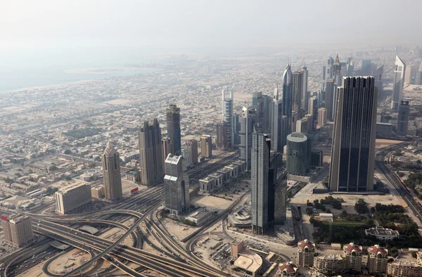 Luchtfoto van de sheikh zayed road in dubai, Verenigde Arabische Emiraten — Stockfoto