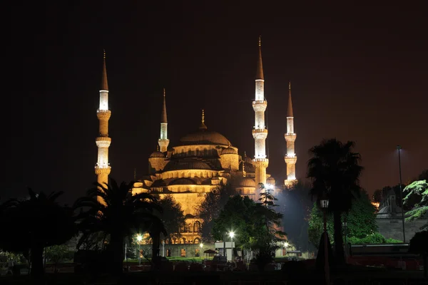 La famosa Mezquita del Sultán Ahmed (Mezquita Azul) en Estambul, Turquía — Foto de Stock