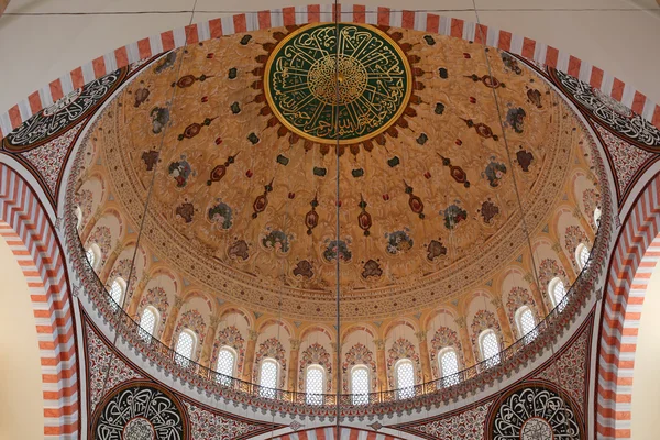 Koepel van de moskee suleymaniye in istanbul — Stockfoto