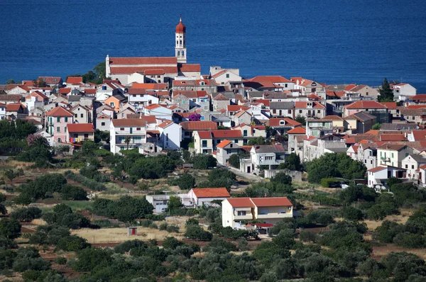 Vista da cidade croata Betina — Fotografia de Stock