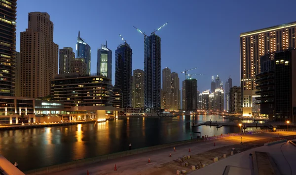 Dubai Marina bei Nacht, Vereinigte Arabische Emirate — Stockfoto