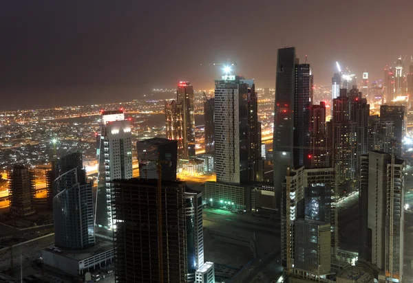 Downtown dubai's nachts, Verenigde Arabische Emiraten — Stockfoto