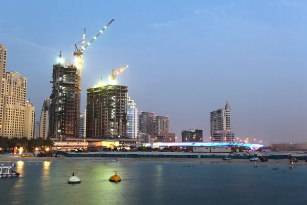 Bouw in het jumeirah beach residence, dubai Verenigde Arabische Emiraten — Stockfoto