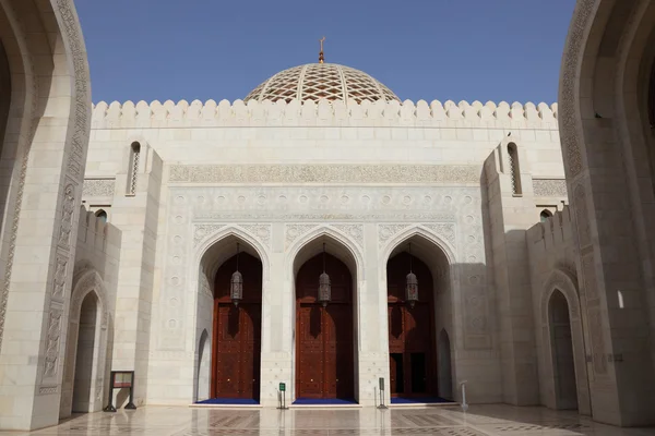マスカット、オマーン国でスルタン カブース グランド モスク — ストック写真