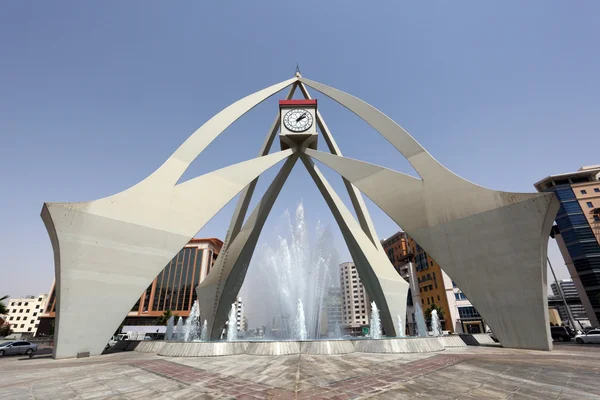 두바이 타워 시계 원형 — 스톡 사진