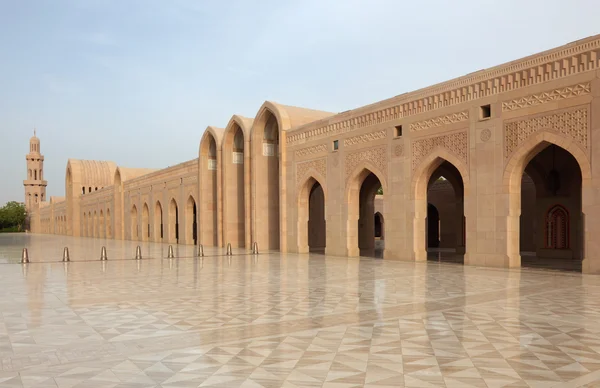 Grande Moschea del Sultano Qaboos a Muscat, Oman — Foto Stock