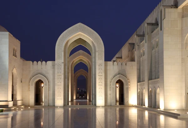 Grande mosquée du sultan Qaboos à Mascate, Oman — Photo