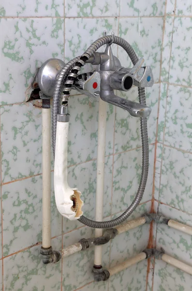 Stary prysznic nieczysty — Zdjęcie stockowe