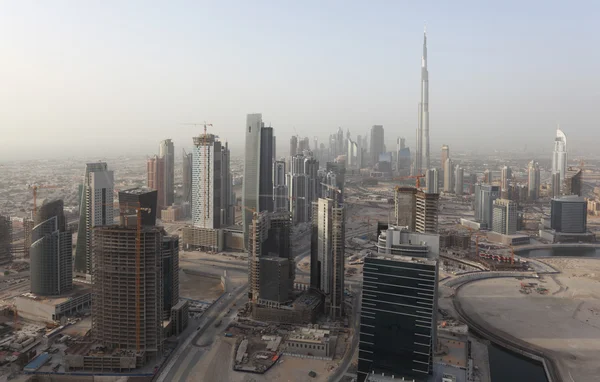 Wolkenkratzer in der Innenstadt von Dubai — Stockfoto