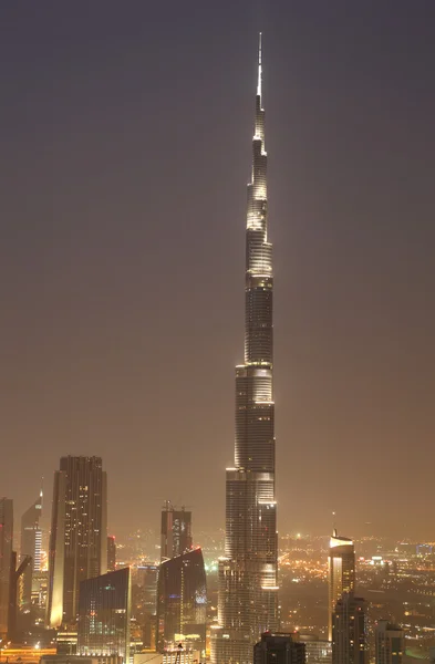 Burj khalifa's nachts. Dubai — Stockfoto