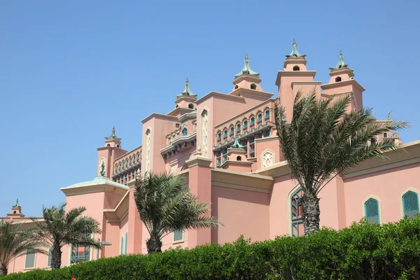 Пальмовый курортный отель в Дубае — стоковое фото