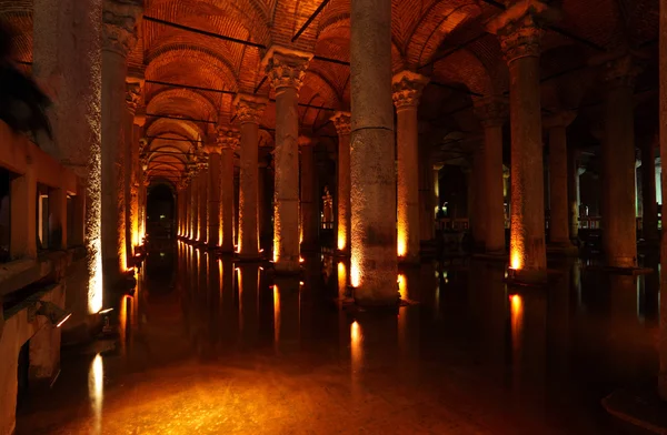 Cisterna Basílica en Estambul, Turquía — Foto de Stock
