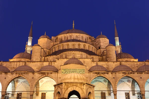 Blå moskén på natten. Istanbul, Turkiet — Stockfoto
