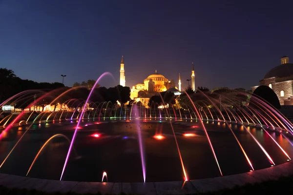 Brunnen an der Hagia Sophia Moschee in Istanbul — Stockfoto