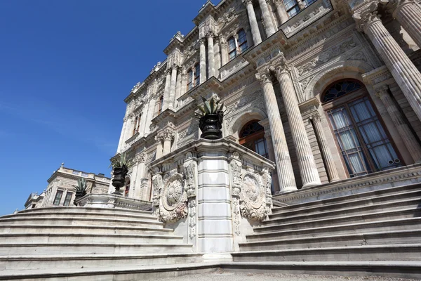 O Palácio Dolmabahce em Istambul, Turquia — Fotografia de Stock