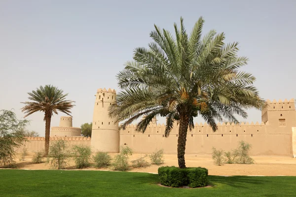 Al Jahili Fort in Al Ain, Abu Dhabi — Stock Photo, Image
