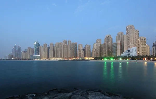 Jumeirah Beach Residence ao entardecer. Dubai — Fotografia de Stock