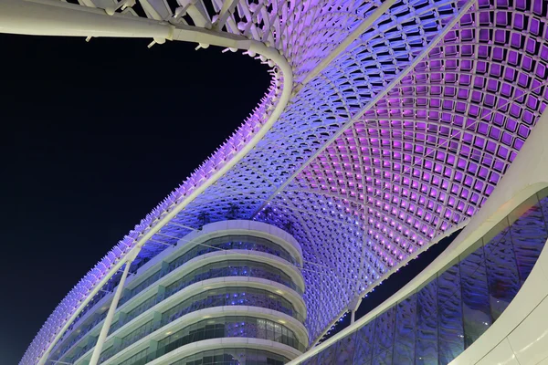 Готель Yas Marina вночі, Абу-Дабі — стокове фото