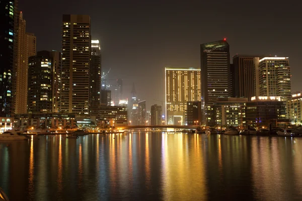 Dubai Marina por la noche —  Fotos de Stock
