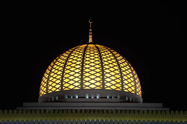 Koepel van de grote moskee in muscat — Stockfoto