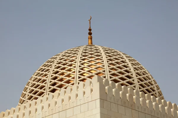 Cupola av sultan qaboos grand mosque — Stockfoto