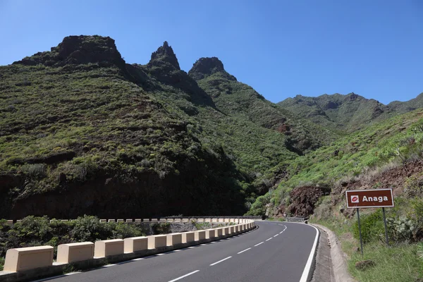 Strada nelle montagne di Anaga, Tenerife — Foto Stock
