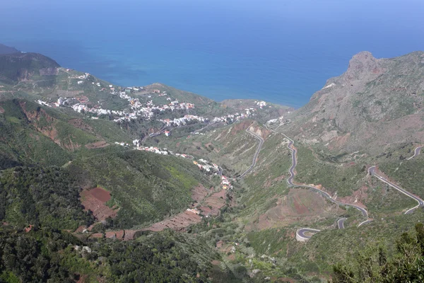 Village dans les montagnes d'Anaga sur l'île des Canaries Tenerife, Espagne — Photo