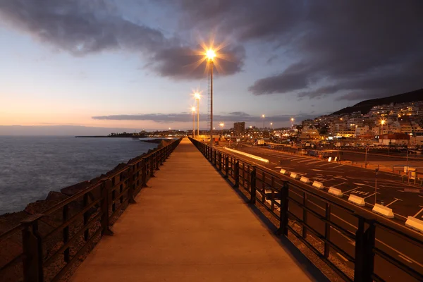 Los Cristianos al crepuscolo. Isole Canarie Tenerife, Spagna — Foto Stock