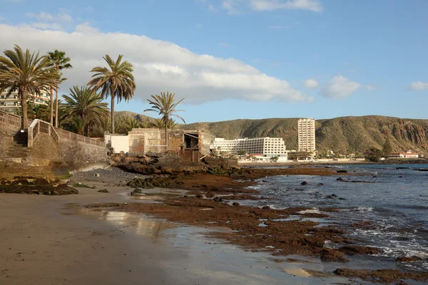 Plaży w los cristianos, Kanaryjskie wyspy Teneryfa, Hiszpania — Zdjęcie stockowe