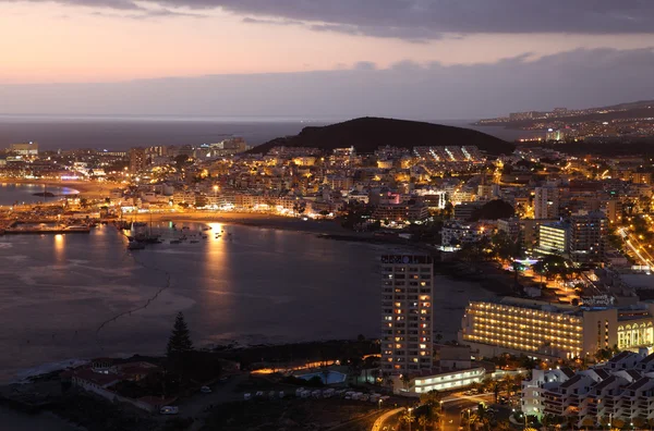 Vista aérea de Los Cristianos ao entardecer. Canary Island Tenerife, Espanha — Fotografia de Stock