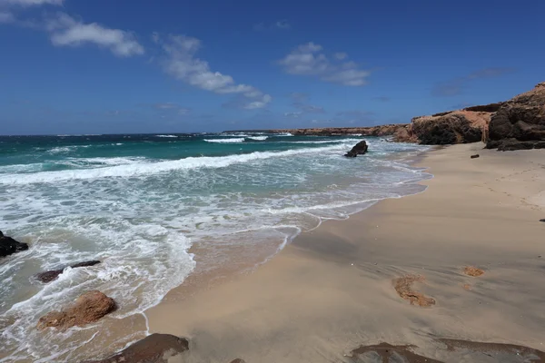 Lonely beach na Kanárské ostrov fuerteventura, Španělsko — Stock fotografie