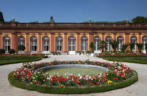ドイツ連邦共和国ヘッセン ヴァイルブルク城の庭の噴水 — ストック写真