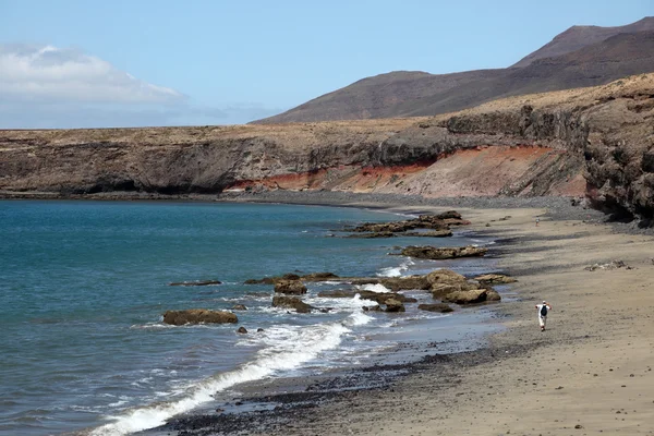 Eenzaam strand op de Canarische eiland fuerteventura, Spanje — Stockfoto