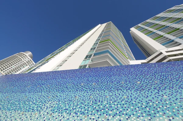 Bâtiments Highrise au centre-ville de Miami, Floride — Photo