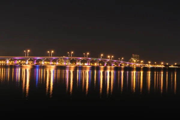 Most nad zatoką biscayne w miami — Zdjęcie stockowe