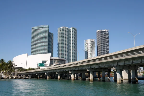 Downtown Miami with the Biscayne Bridge in foreground, Florida USA — Stock Photo, Image