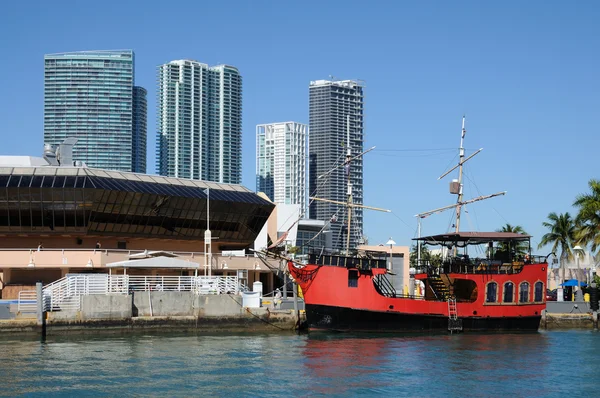 Pirate ship at downtown Miami, Florida — Stock Photo, Image