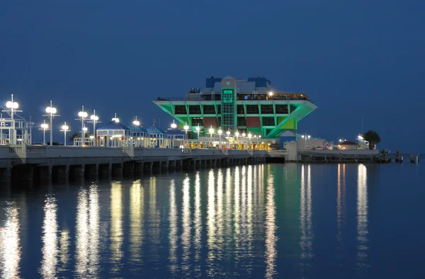 码头在佛罗里达州圣彼得斯堡 — 图库照片