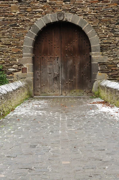 在一座中世纪城堡的大门 — 图库照片