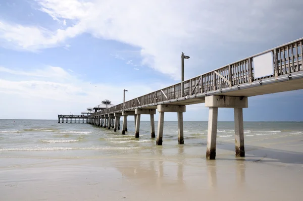 Pier in Fort Myers, Golf von Mexiko Küste, Florida USA — Stockfoto