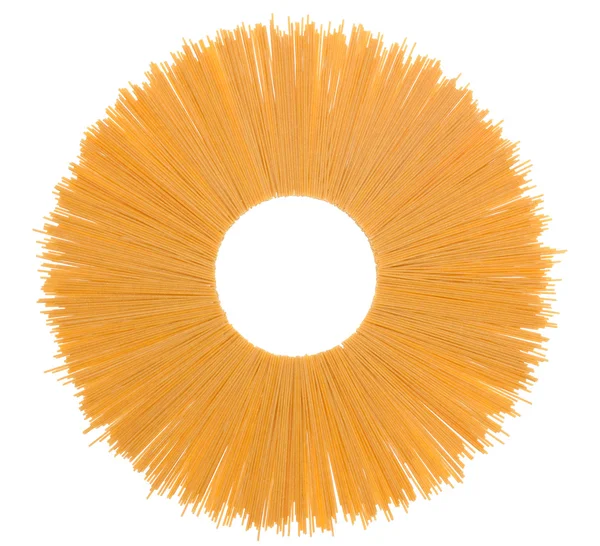 Spaghetti integrali isolati su fondo bianco — Foto Stock