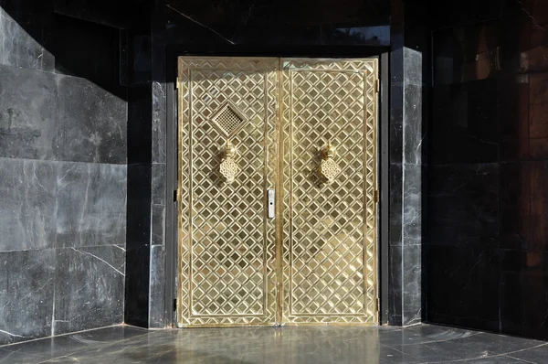 Puerta dorada en Marrakech — Foto de Stock