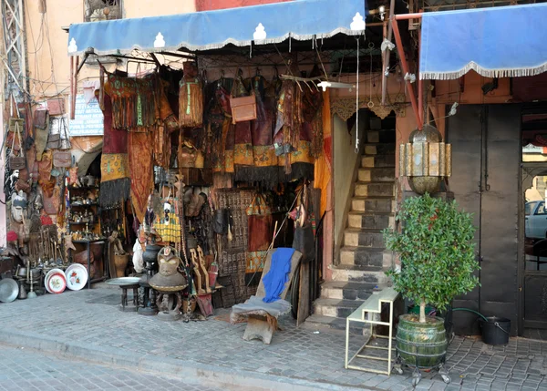 Tienda en la Medina de Marrakech, Marruecos — Foto de Stock