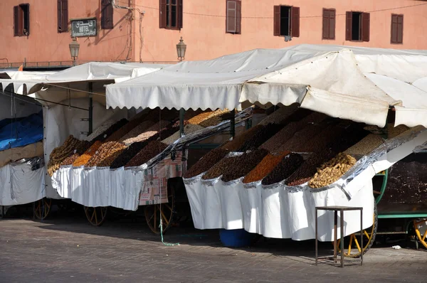 Stánky na trhu v marrakech, Maroko — Stock fotografie