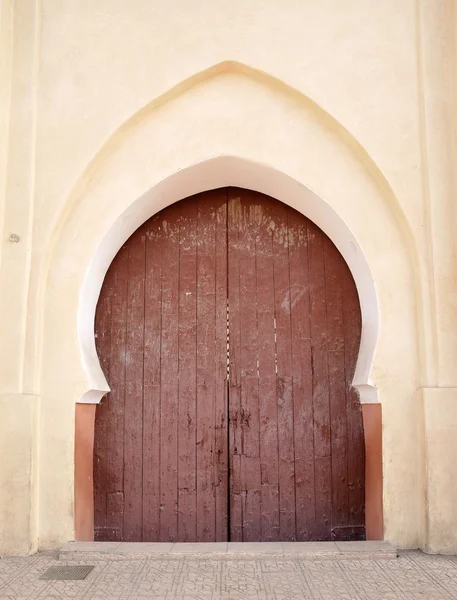 Closed door in Marrakech, Morocco — Stock Photo, Image