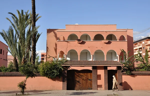 マラケシュのアーキテクチャσύγχρονο κατοικημένο κτήριο στην πόλη του Μαρακές — ストック写真