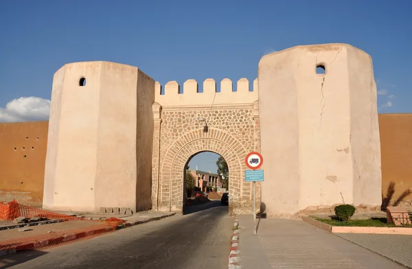 Porta nel centro storico di Marrakech, Marocco — Foto Stock