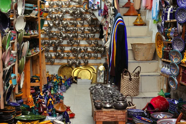 Färgstark keramik till salu i marrakech, Marocko — Stockfoto