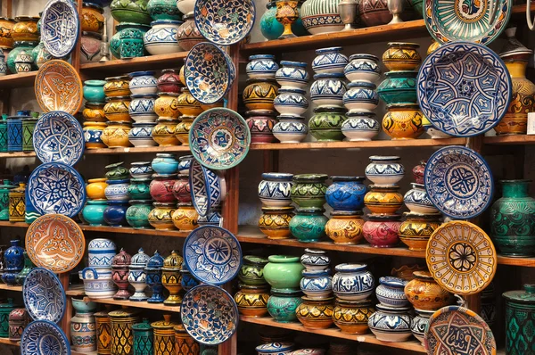 多彩陶瓷出售摩洛哥马拉喀什 — 图库照片