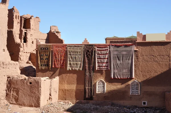 在摩洛哥，非洲销售地毯 — 图库照片
